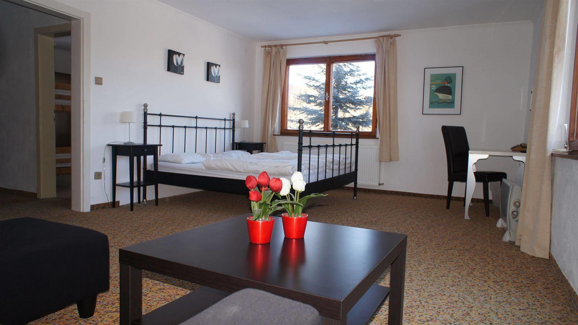 Blue Mountain Hotel Африц Екстериор снимка
